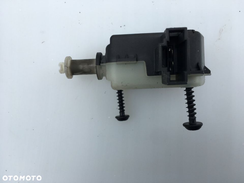 SIŁOWNIK KLAPY TYŁ AUDI A4 B6 4B9962115B - 2