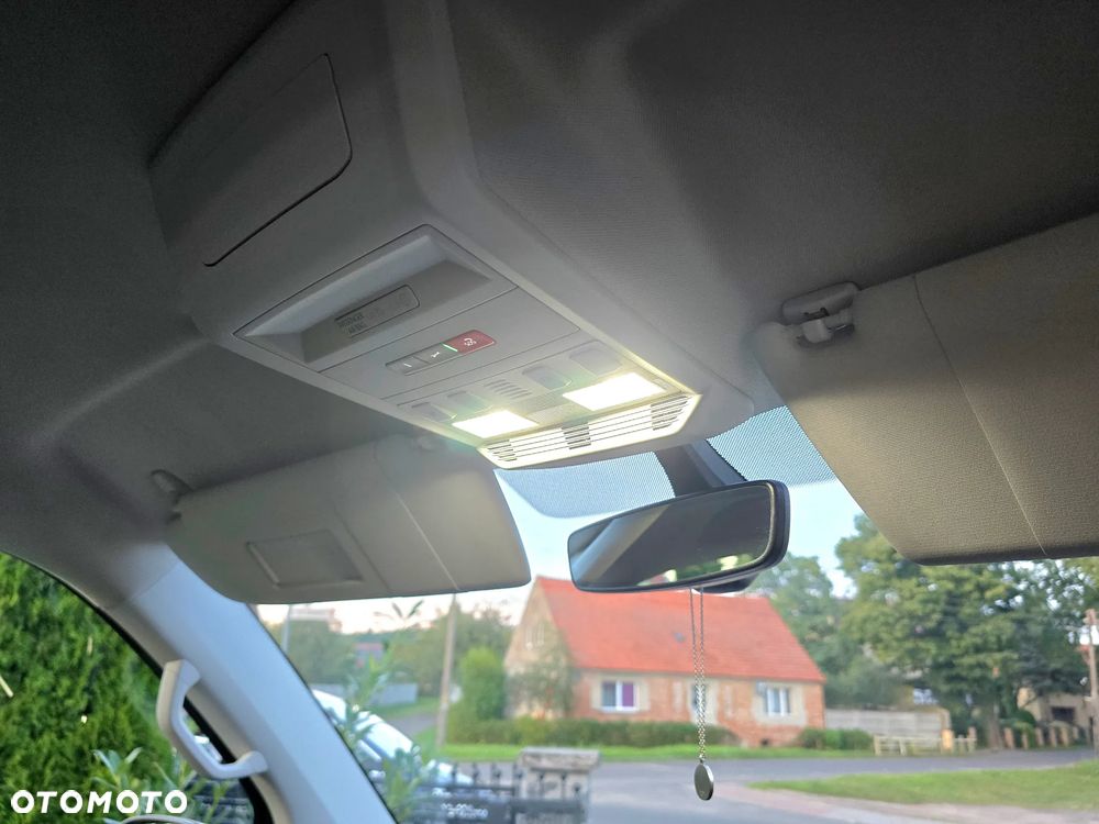 Volkswagen Multivan 6.1 2.0 TDI L1 Trendline 4Motion DSG - 21