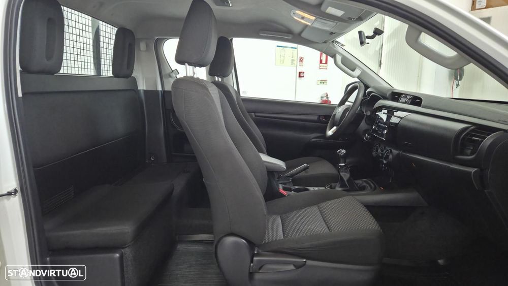 Toyota Hilux Extra-Cab 2.4 D-4D 4X4 - 13