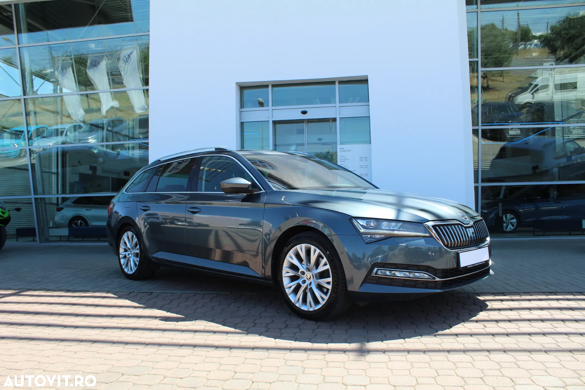 Skoda Superb Combi 2.0 TDI DSG Style - 2