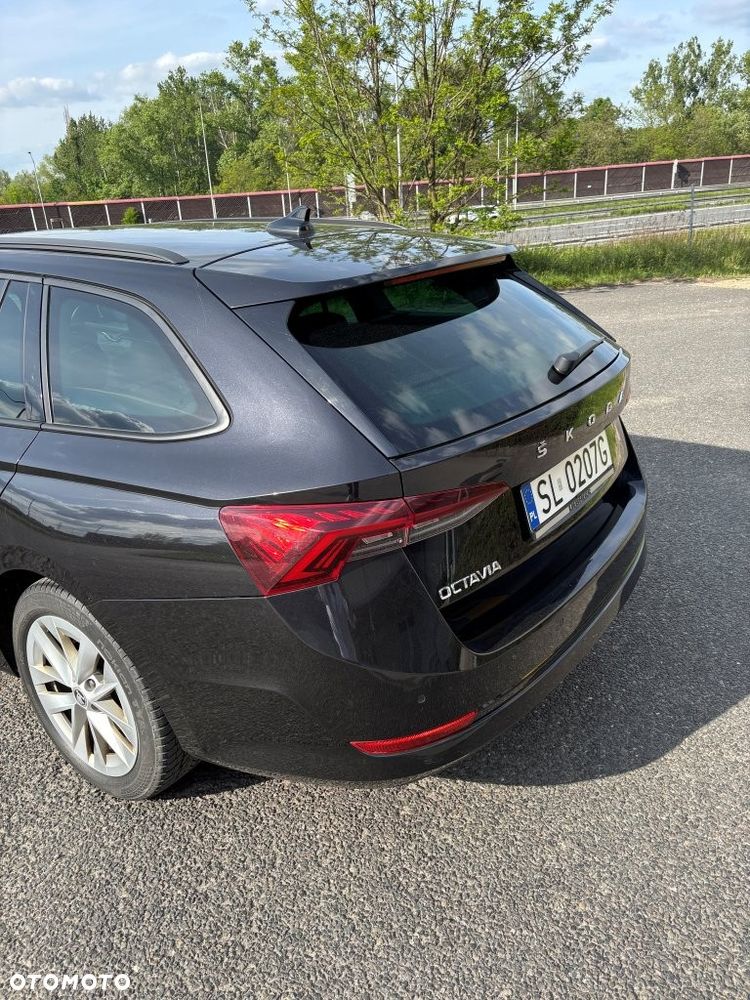 Skoda Octavia 2.0 TDI Ambition DSG - 2