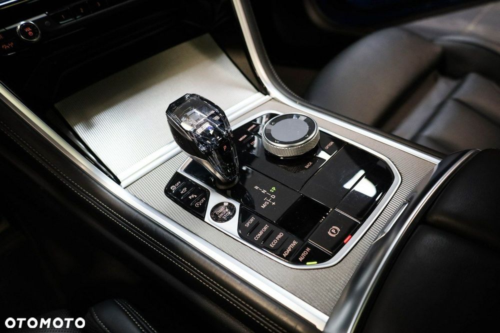 BMW Seria 8 - 31