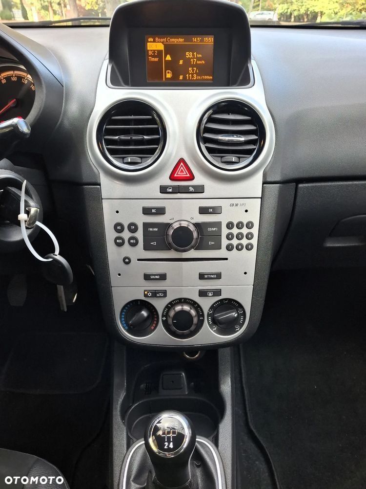 Opel Corsa 1.4 16V 150 Jahre - 39
