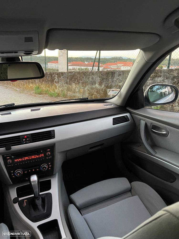 BMW 320 d Sport Auto - 11