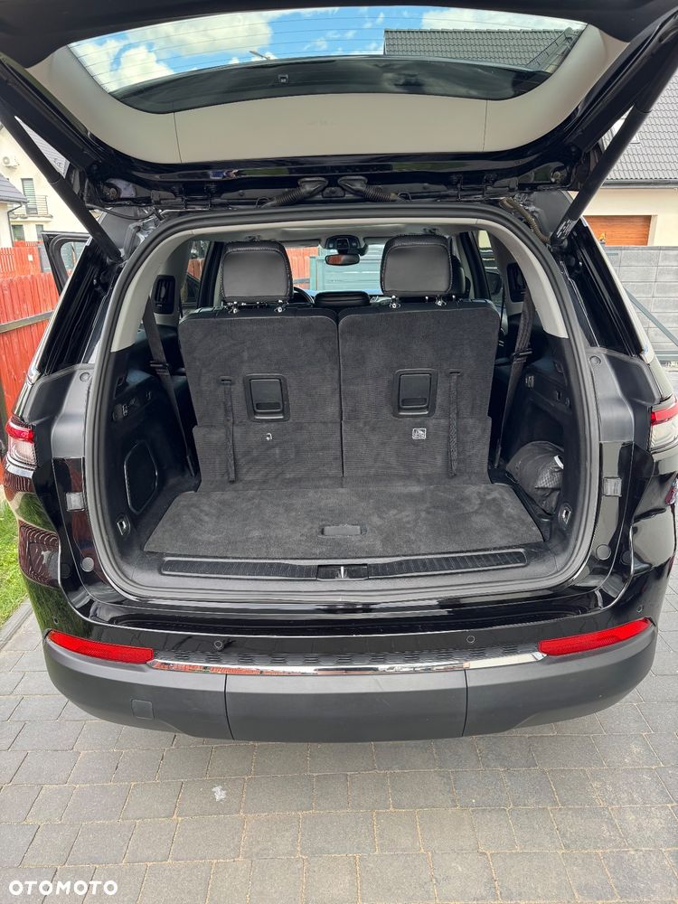 Jeep Grand Cherokee - 12