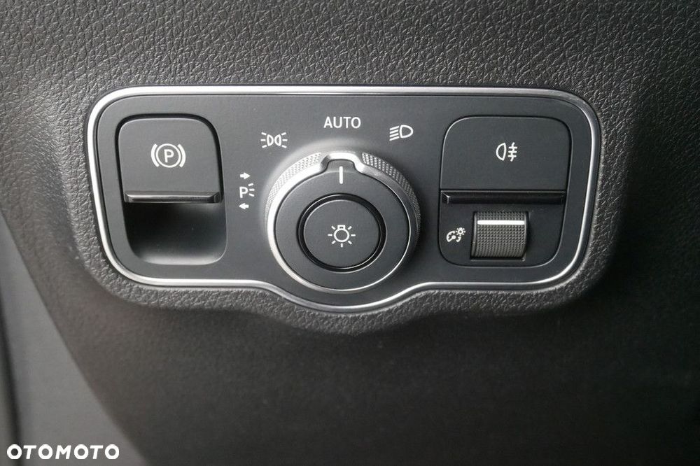 Mercedes-Benz GLB - 26