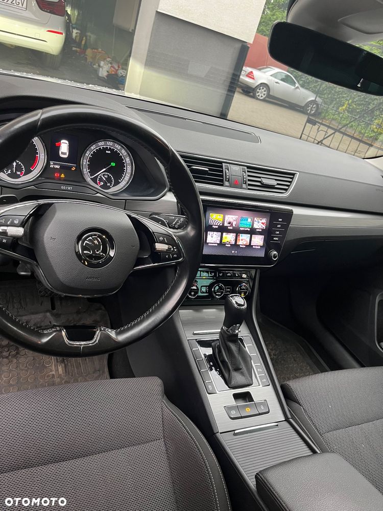 Skoda Superb 2.0 TDI DSG Style - 9