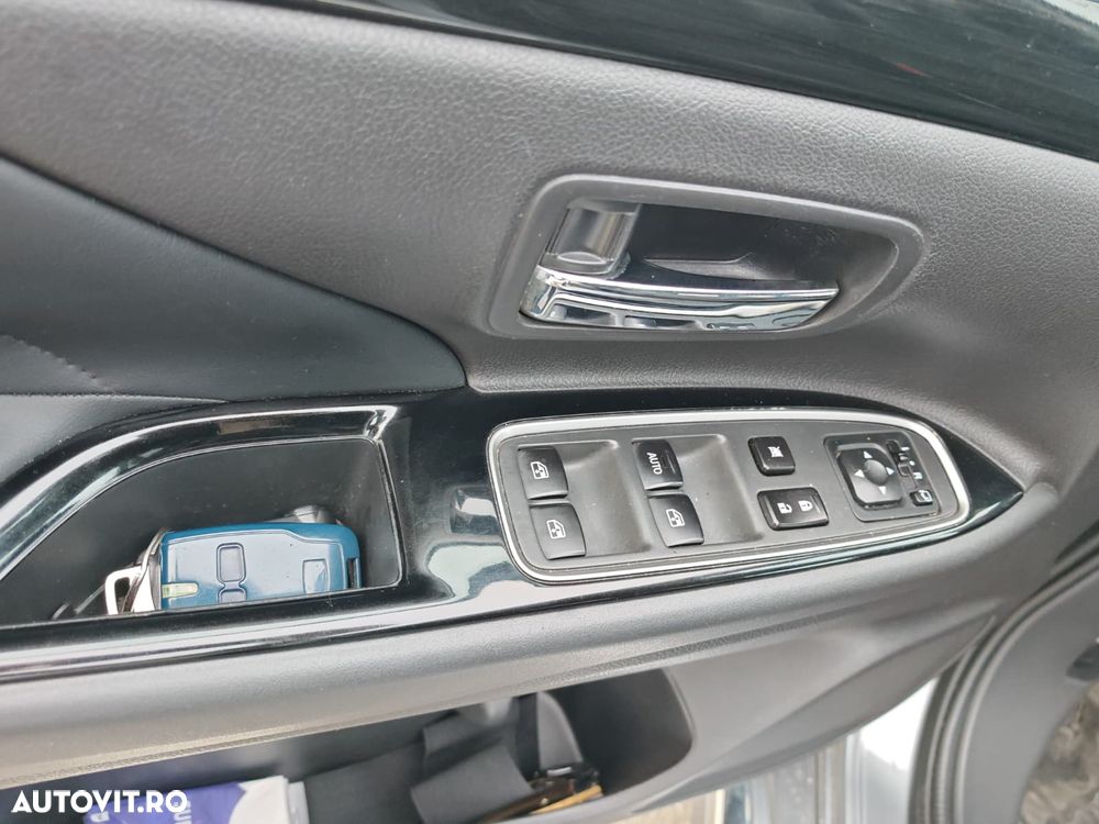 Mitsubishi Outlander 2.0 4WD - 18