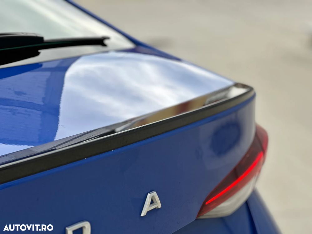 Skoda Octavia 2.0 TDI DSG Sportline - 13