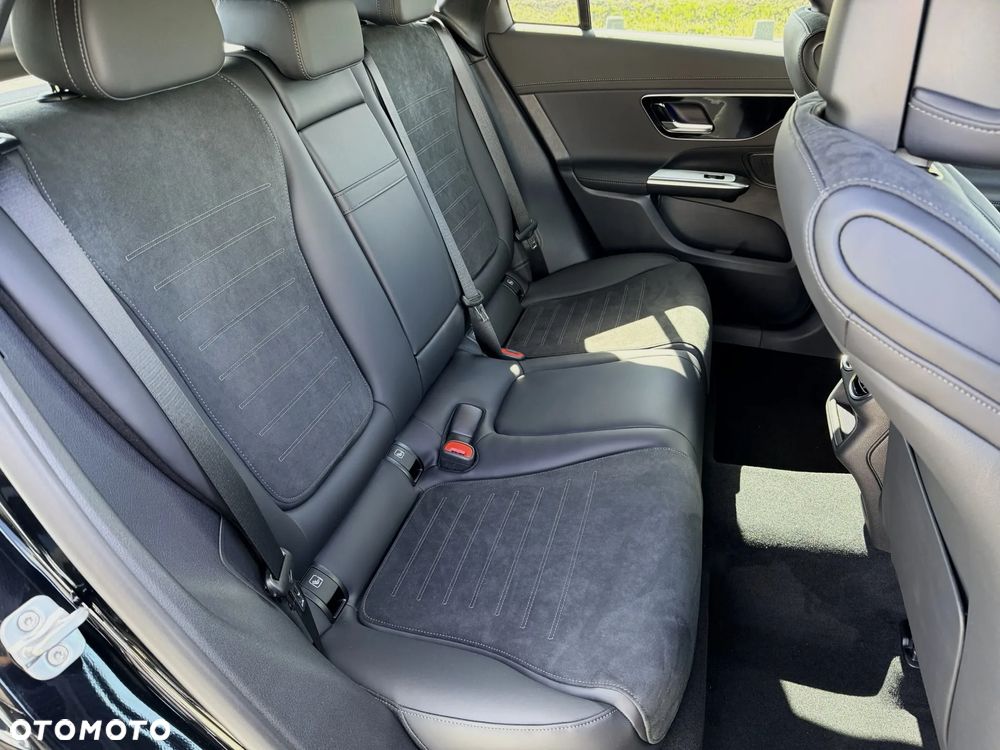 Mercedes-Benz GLC - 30