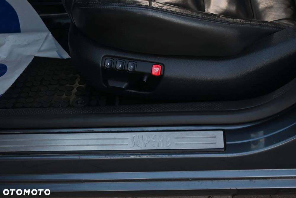 Skoda Superb 2.0 TDI DPF Prestige - 30