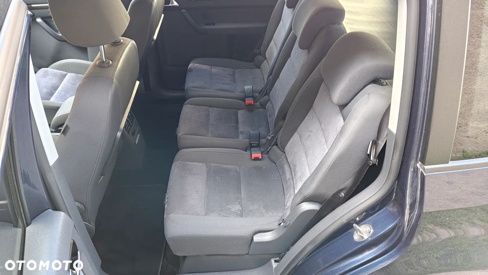 Volkswagen Touran - 19