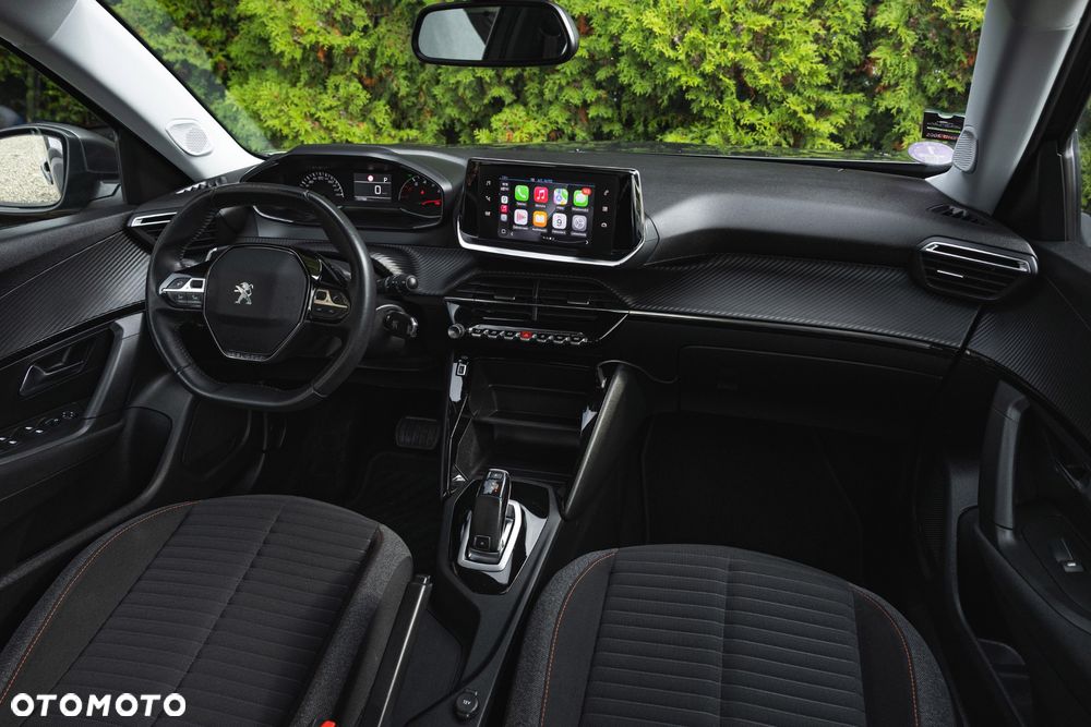 Peugeot 2008 PureTech 130 EAT8 Allure - 24