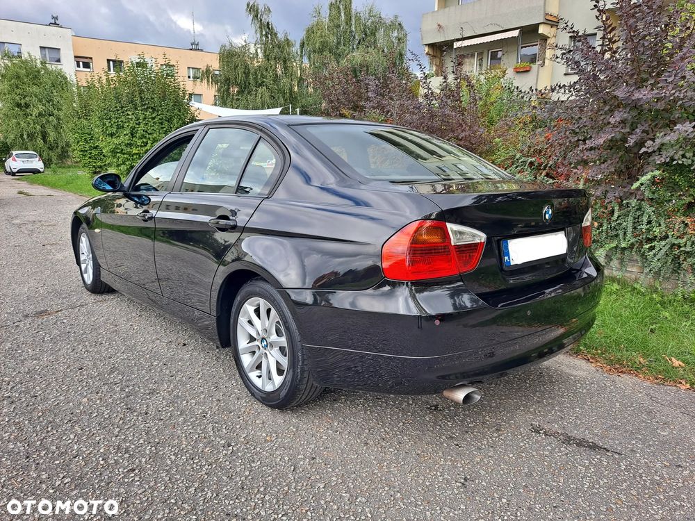 BMW Seria 3 318i - 3