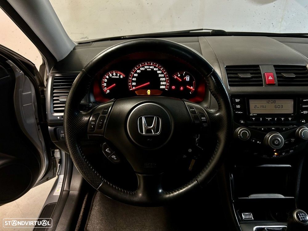 Honda Accord 2.0 Sport - 29