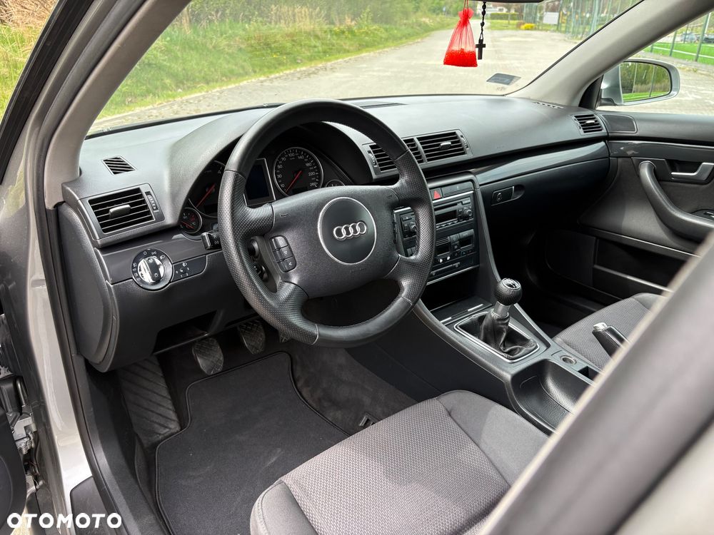 Audi A4 Limousine - 17