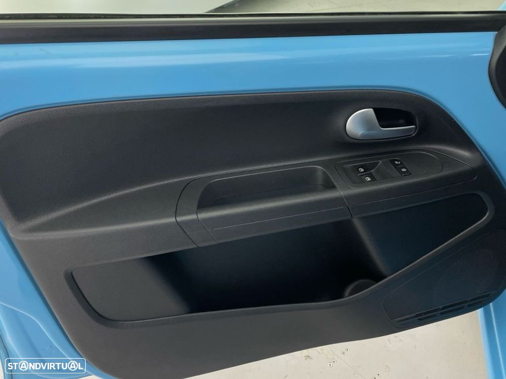 VW Up! 1.0 Move Auto - 17