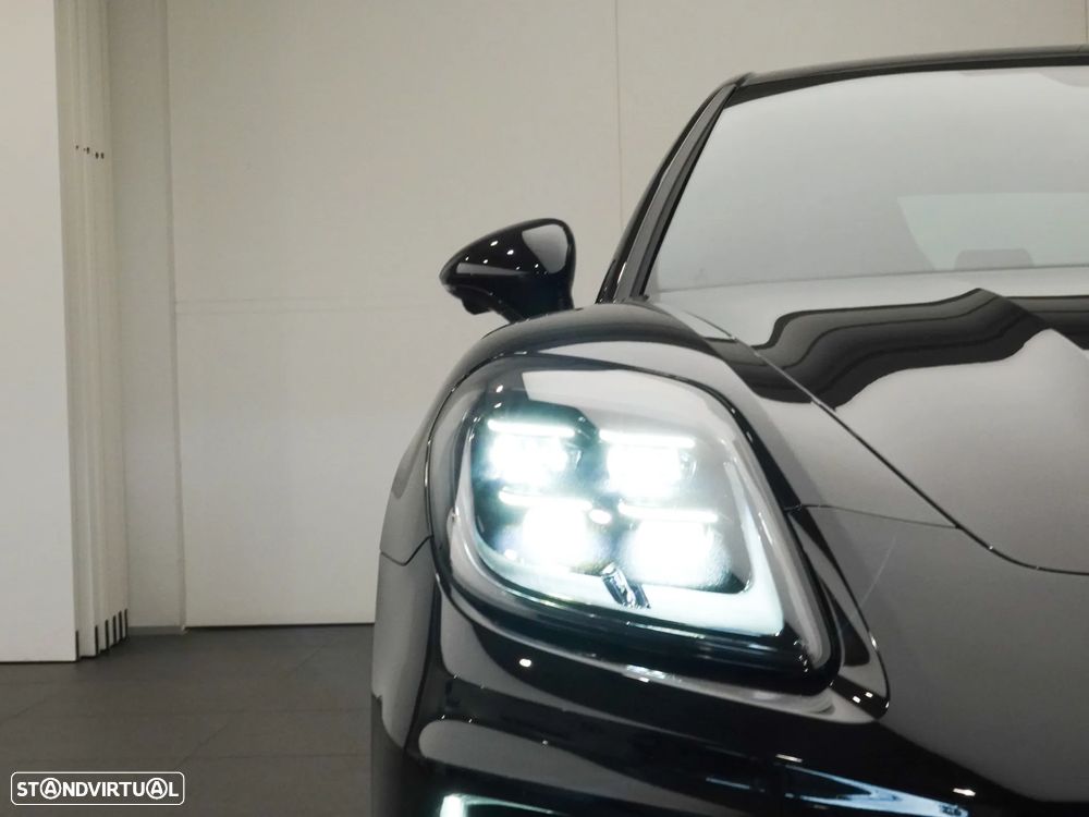 Porsche Panamera - 12