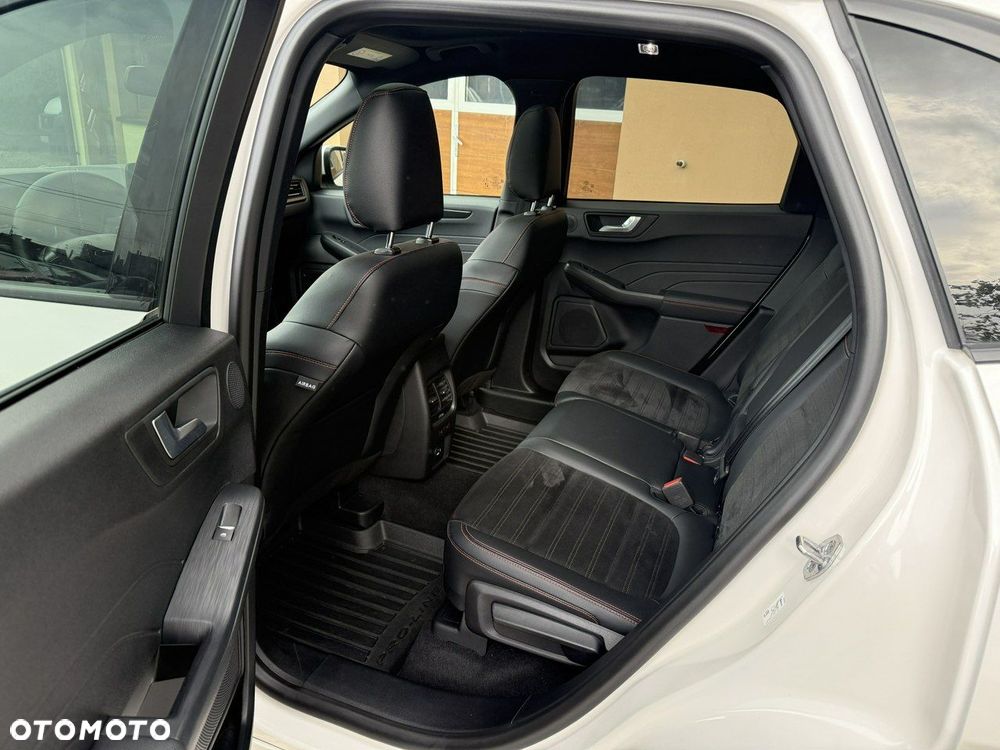 Ford Kuga - 25