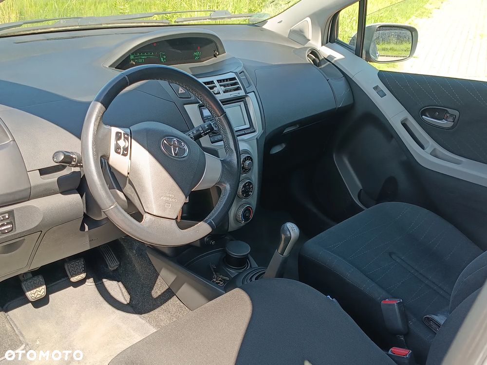 Toyota Yaris 1.3 VVT-i Travel - 7