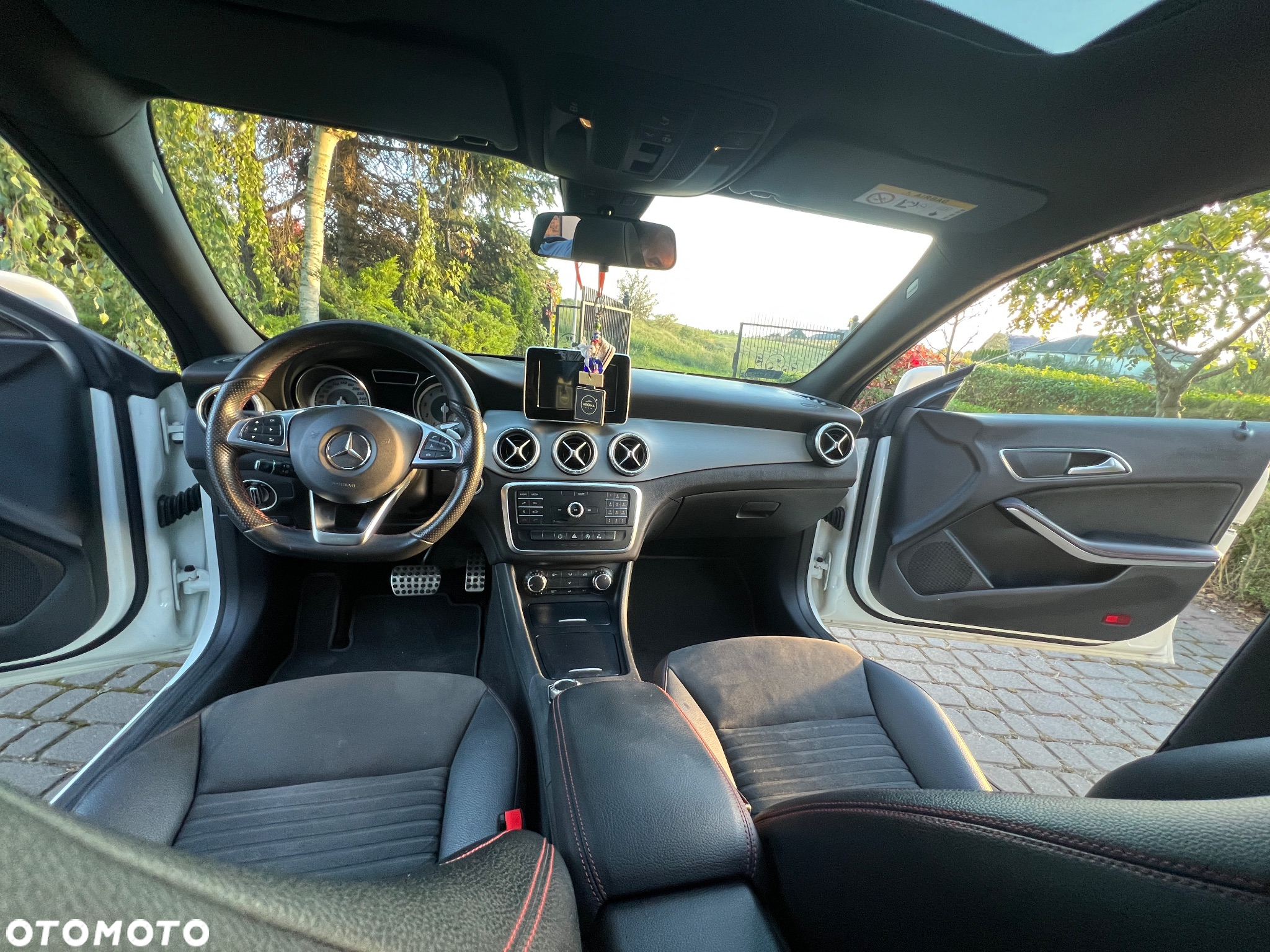 Mercedes-Benz CLA - 14