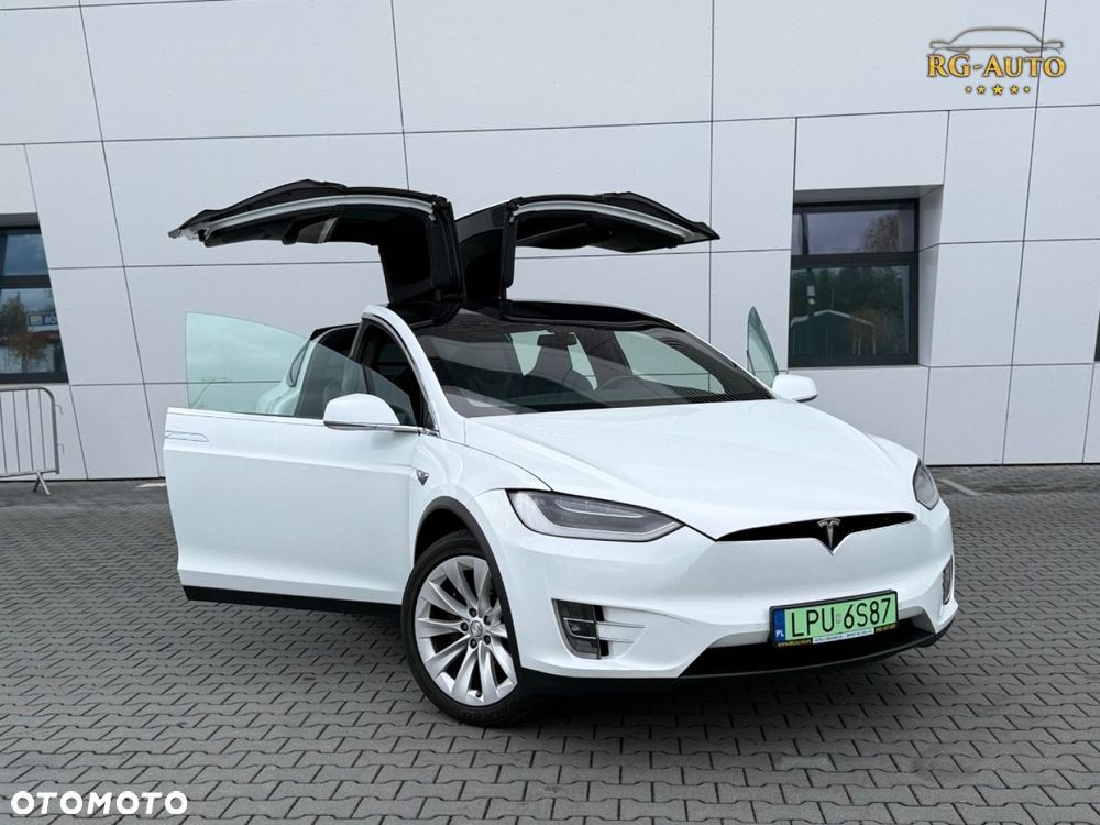 Tesla Model X - 2