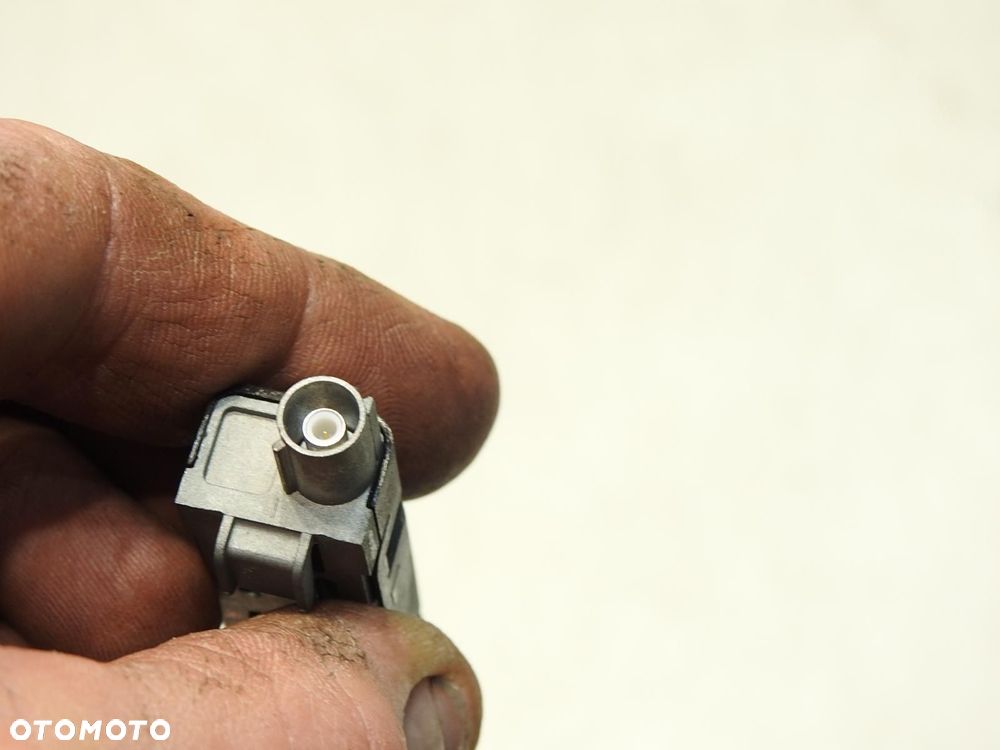 WZMACNIACZ ANTENOWY SKODA FABIA II 5J0035577 - 3