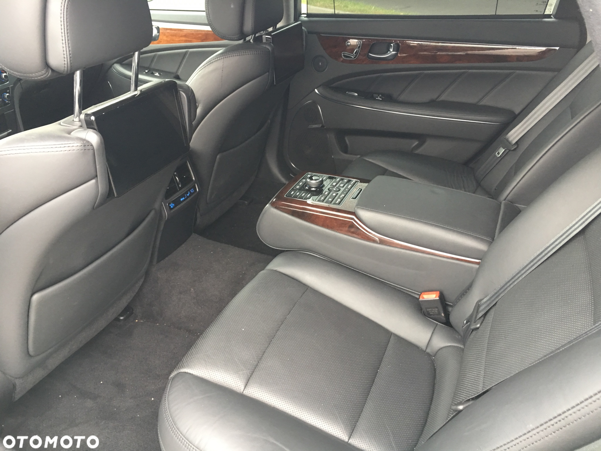 Hyundai Equus - 26
