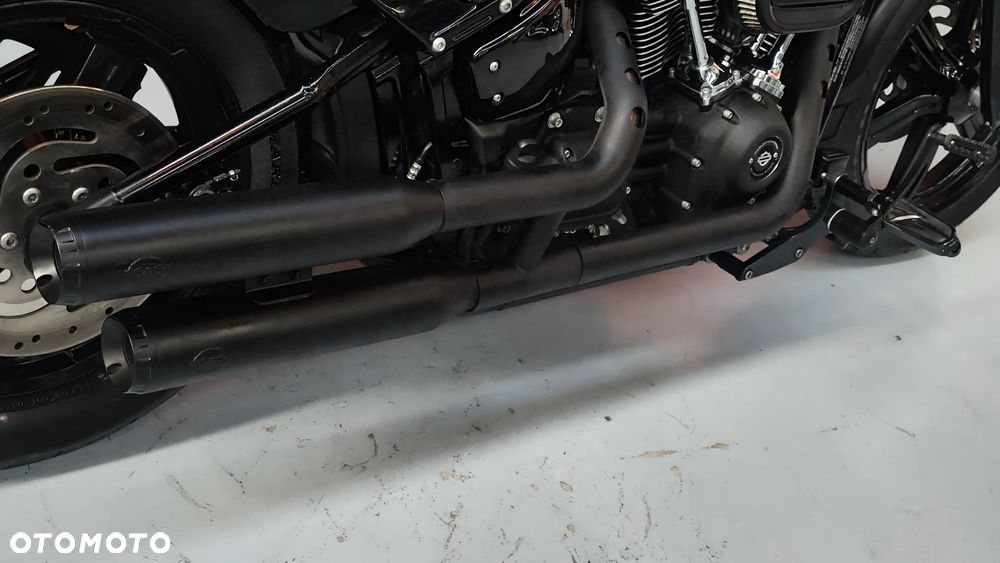Harley-Davidson Softail Street Bob - 26