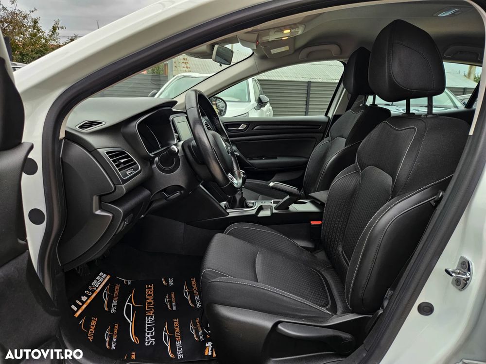 Renault Megane Blue dCi 116 Zen - 10