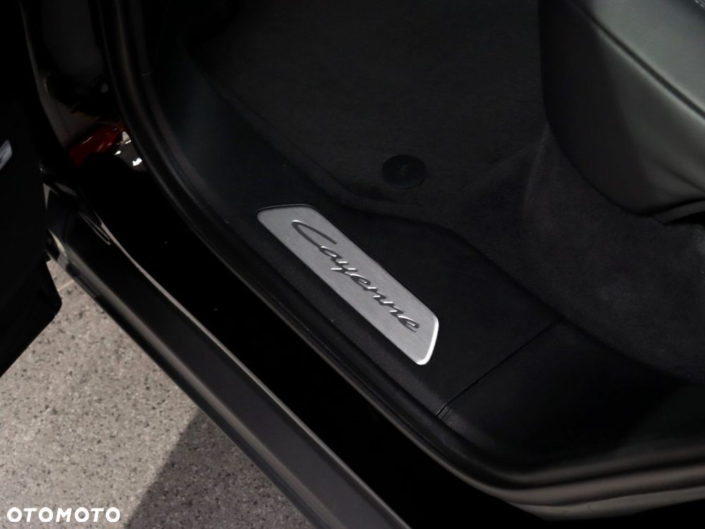 Porsche Cayenne Standard - 30