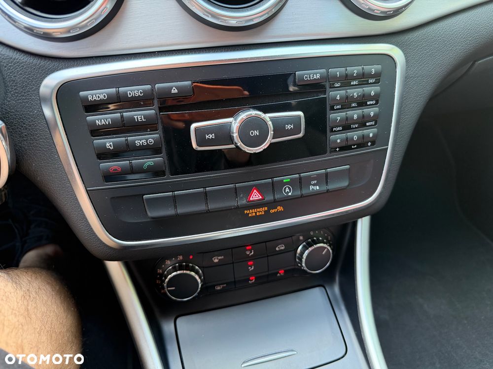 Mercedes-Benz GLA 200 AMG Line - 19