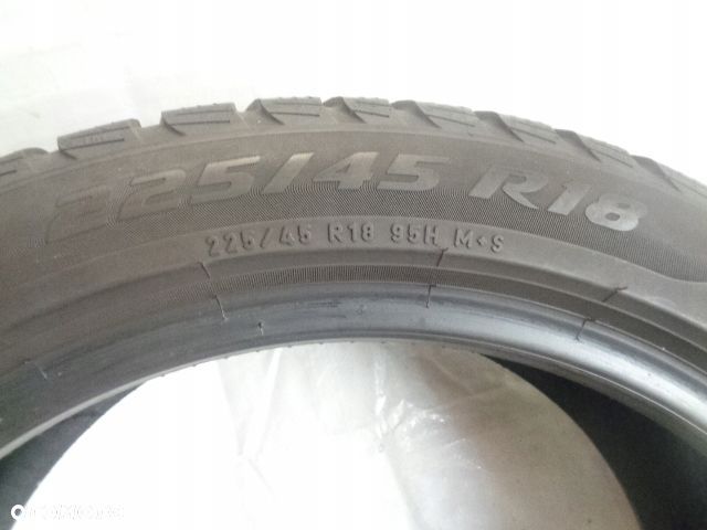 2X Pirelli Winter SottoZero 3 225/45R18 95H MO - 8