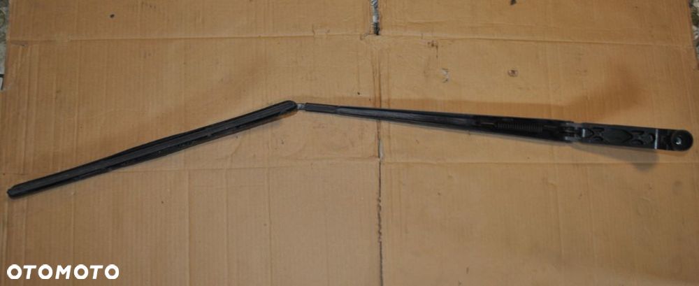 Ramie wycieraczki prawe Levorg