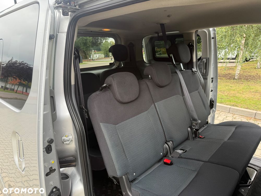 Nissan NV200 Evalia - 13