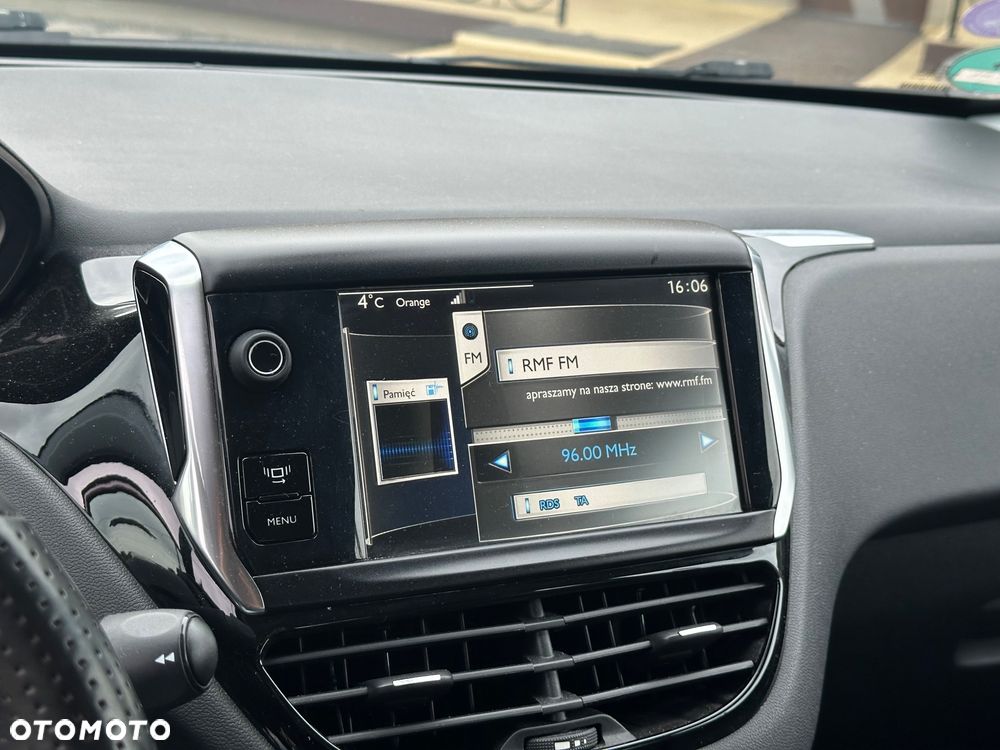 Peugeot 208 95 VTI Allure - 15