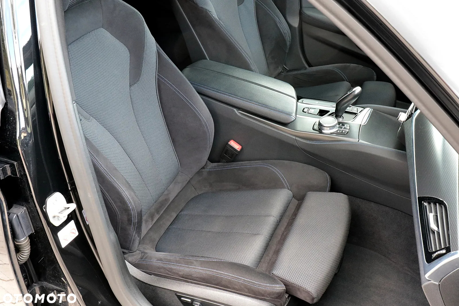 BMW Seria 5 520d Touring M Sport Edition - 25