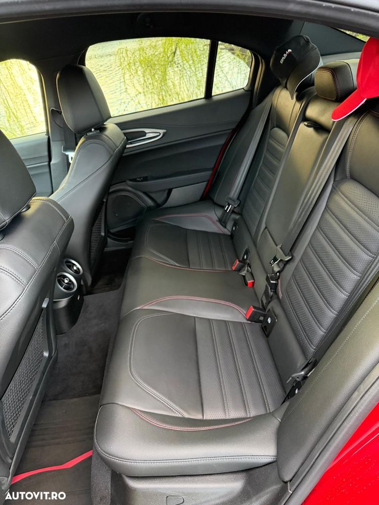 Alfa Romeo Giulia 2.0 Turbo 16V AT8-Q4 Competizione - 16