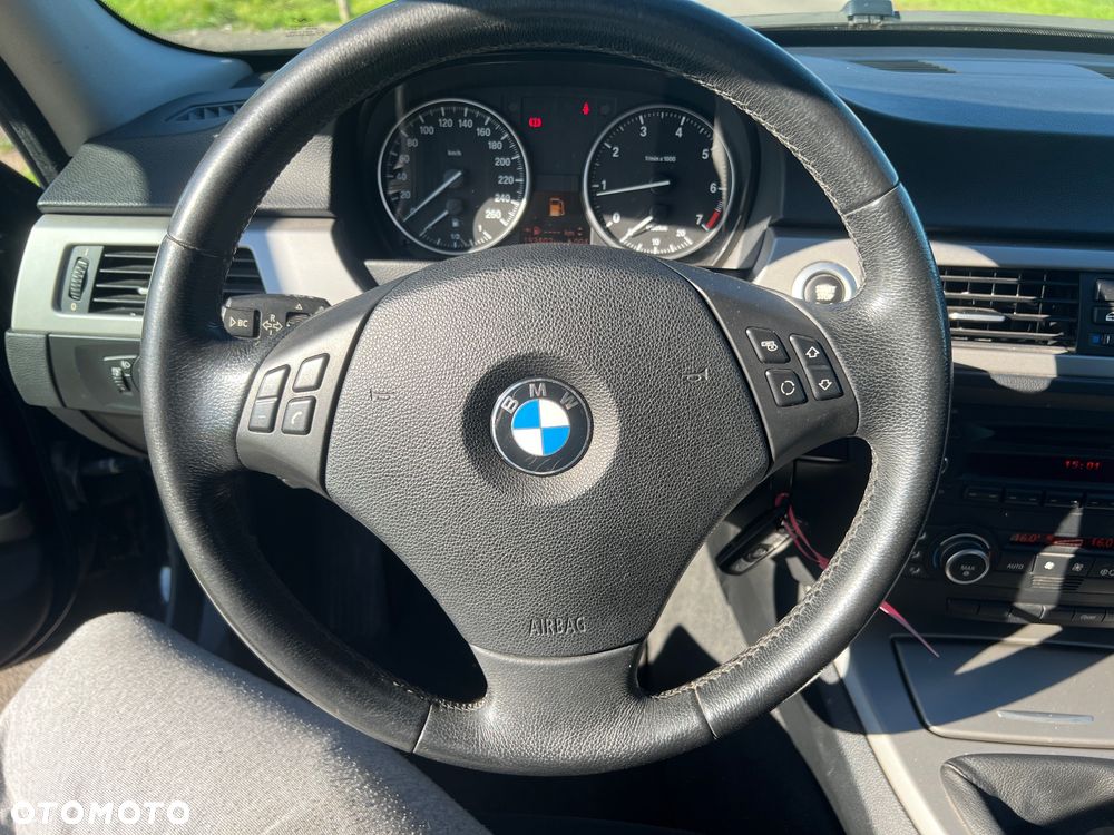 BMW Seria 3 318i Edition Lifestyle - 17
