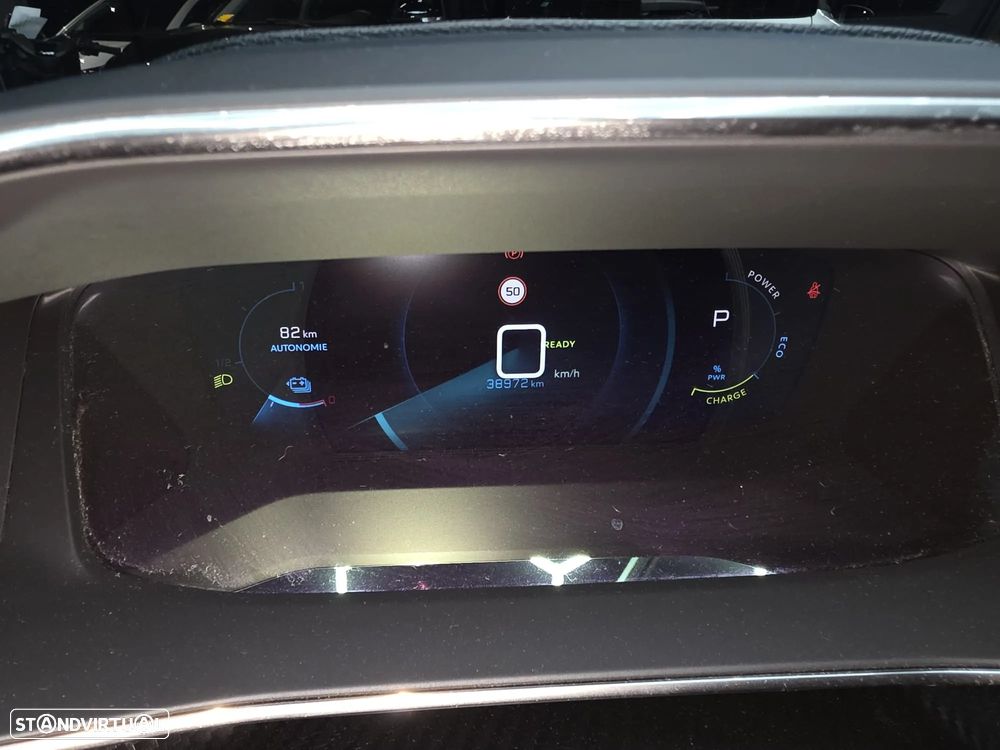 Peugeot e-2008 50 kWh Allure Pack - 16