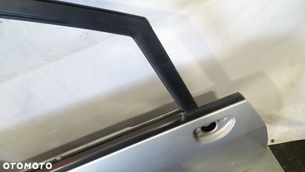 DRZWI PRAWY PRZÓD KIA CARENS III 2.0 KOL: 3D - 3