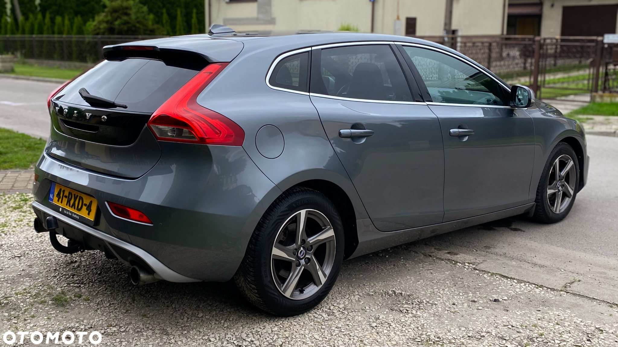 Volvo V40 D2 R-Design - 5