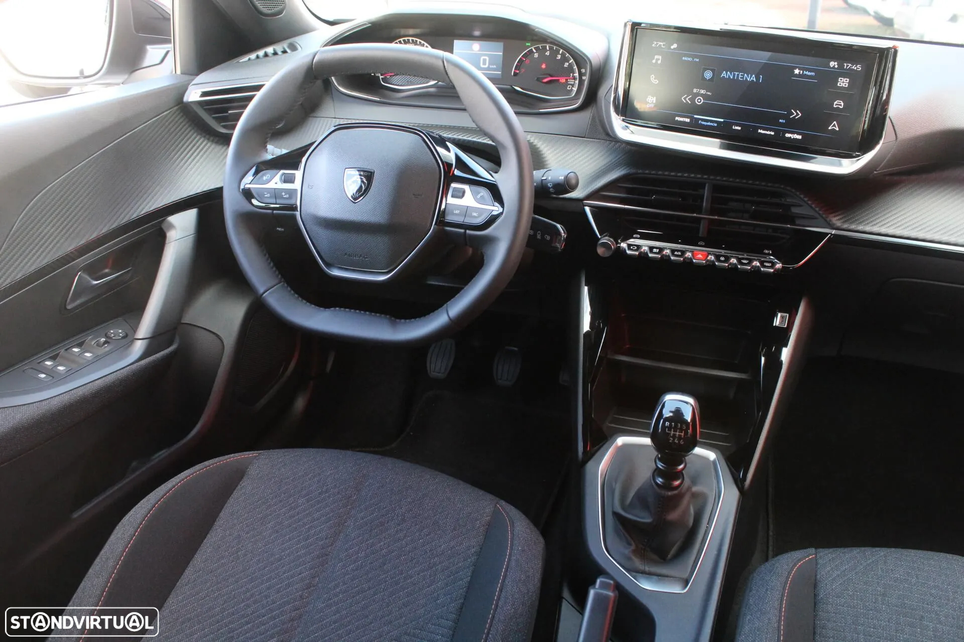 Peugeot 2008 1.2 PureTech Style - 12