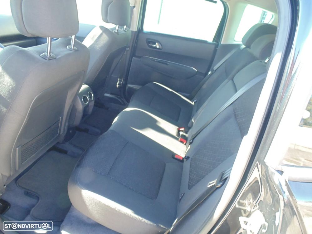 Peugeot 3008 1.6 HDi Style - 21