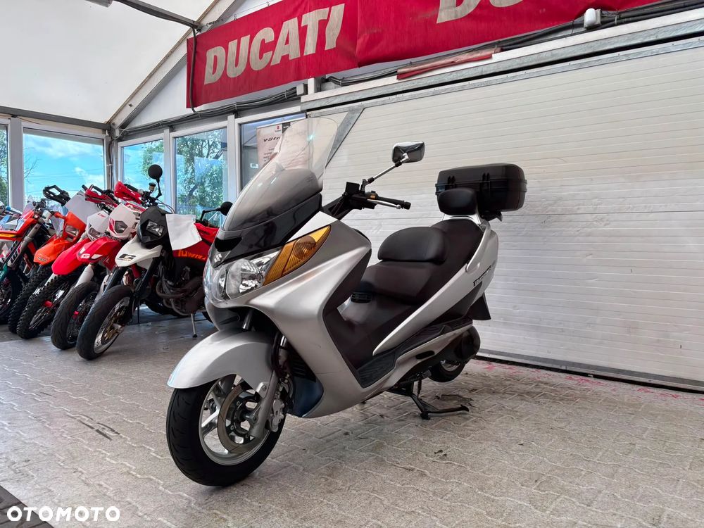 Suzuki Burgman - 6