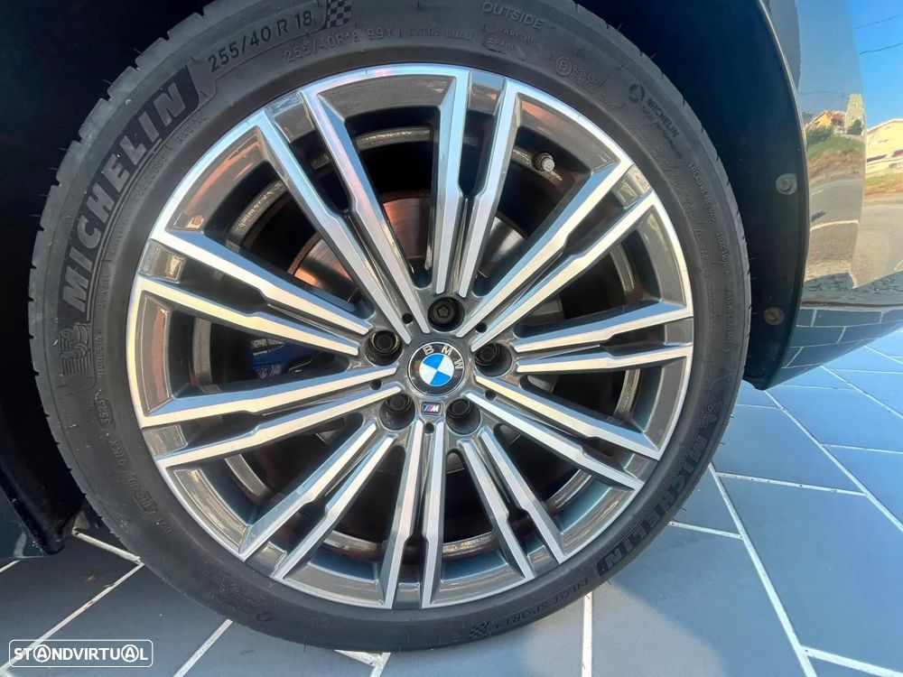 BMW 330 e Pack Desportivo M Auto - 10