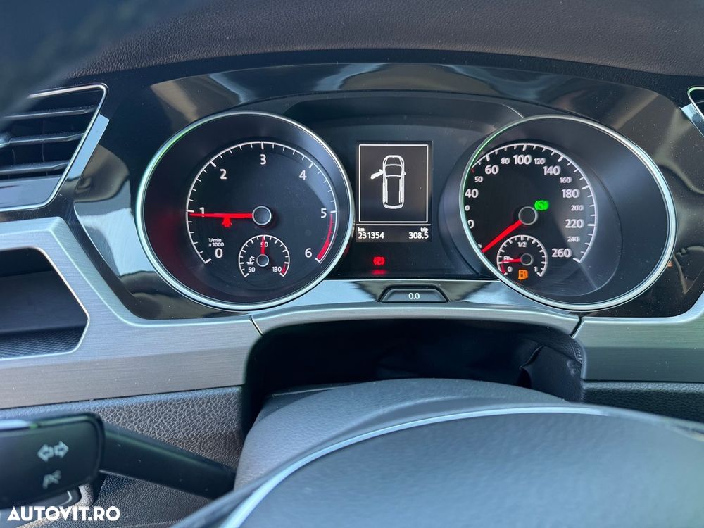 Volkswagen Touran - 27