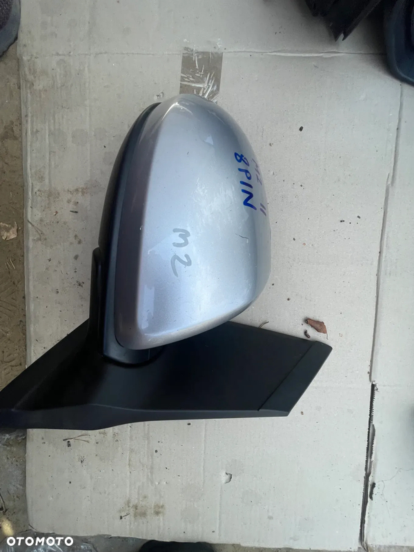 LUSTERKO PRAWE MAZDA 2 II DL 8PIN