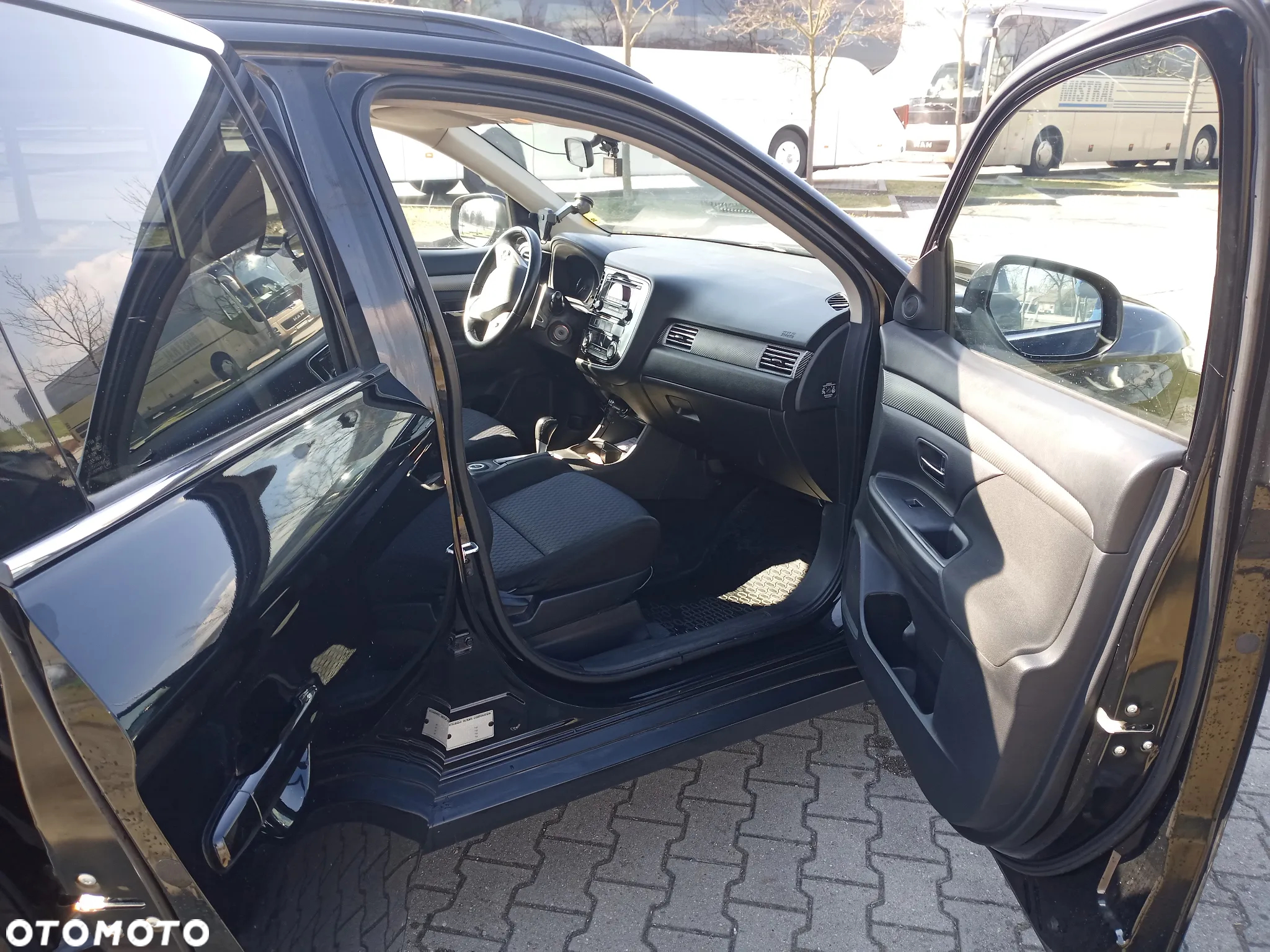 Mitsubishi Outlander - 3