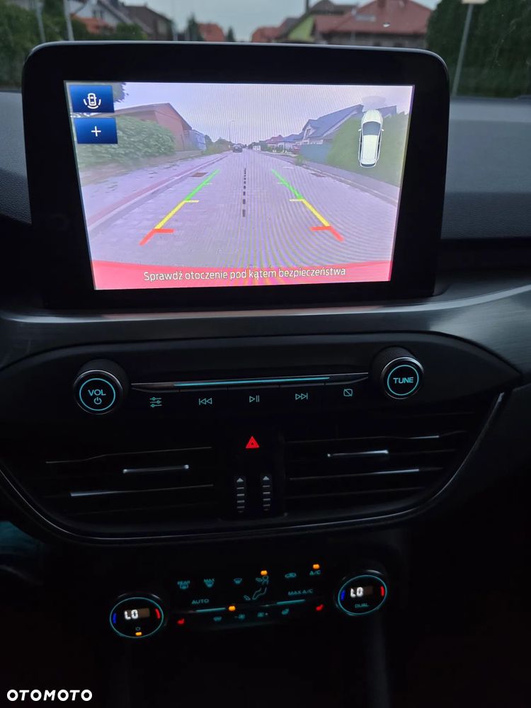 Ford Focus 1.5 EcoBlue Start-Stopp-System TITANIUM - 22